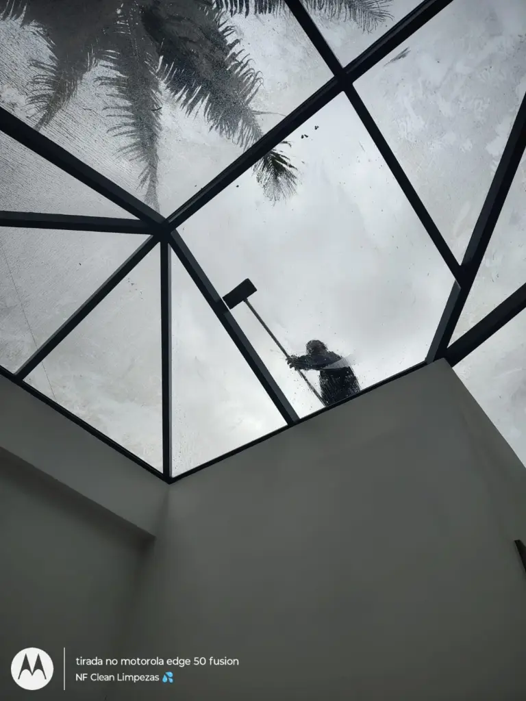 empresa especializada em limpeza de vidros