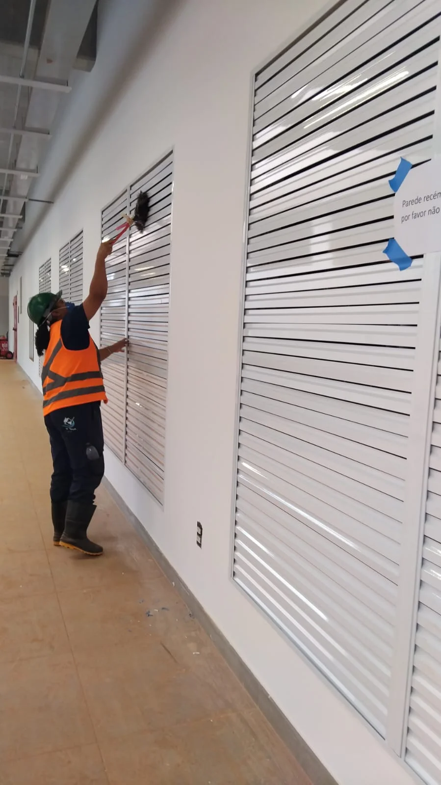 limpeza de ambientes em construção